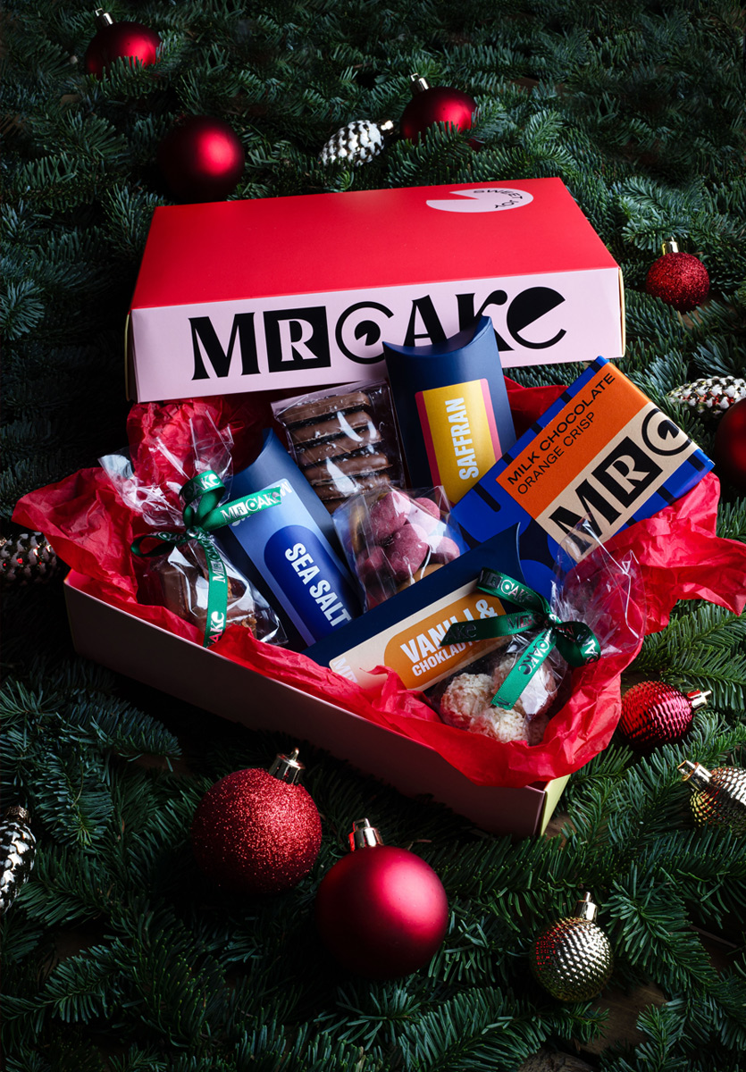 MR CAKE CHRISTMAS BOX
