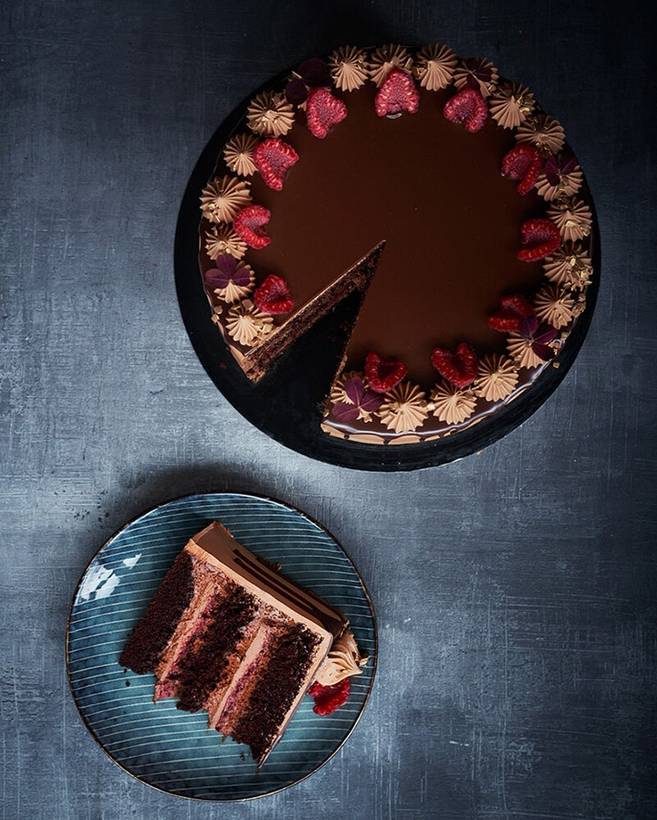 DEVILS CHOCOLATE CAKE i gruppen KAFÉER & SORTIMENT / CAKES & CHEESECAKES hos MR CAKE (220002)