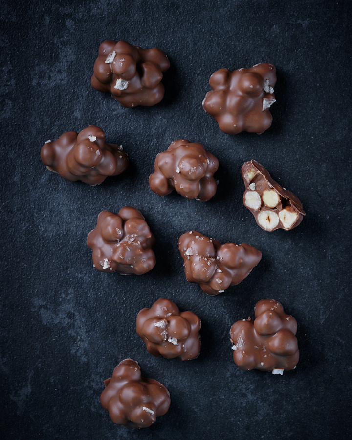 NOUGATBERG (100g) - Rostade hasselnötter i choklad i gruppen ALLA PRODUKTER / SWEET SNACKS hos MR CAKE (450003)
